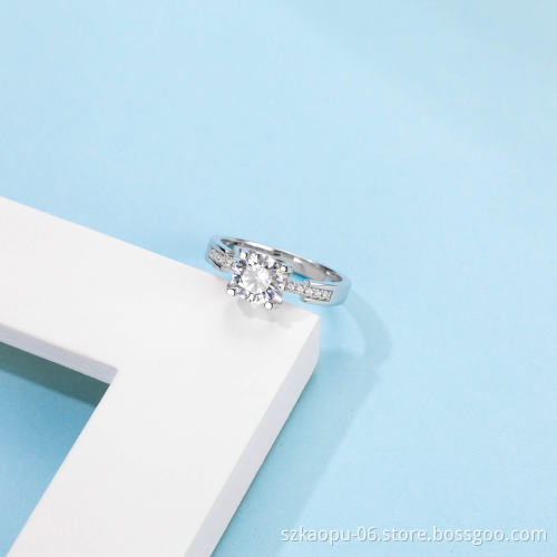 Trendy Fashion Custom  925 Silver Ring For Eternity Love  Ring Four Prong Crystal With Side Diamonds For Anniversary